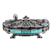 Carregar imagem no visualizador da galeria, Millennium Falcon - Blocos de Montar - 1381 peças