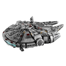 Carregar imagem no visualizador da galeria, Millennium Falcon - Blocos de Montar - 1381 peças
